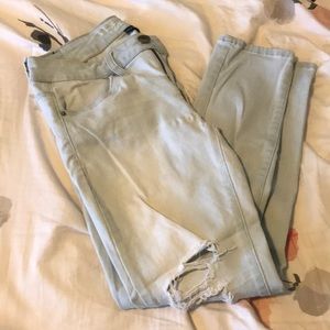 American Eagle light wash ripped jeans